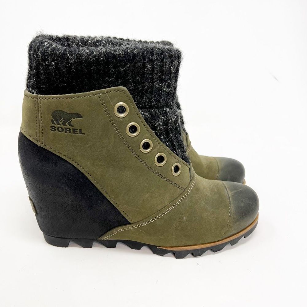 Sorel Olive Green and Black Wedge Ankle Boots